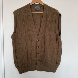 VTG Tan Cable Knit Wool V-neck Button Front Sweater Vest Size Medium Academia